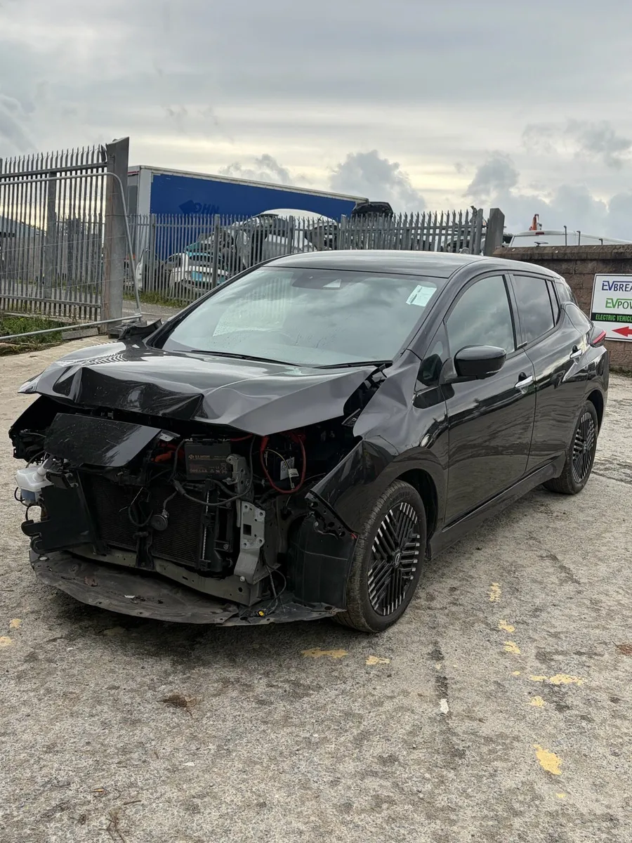 2025 NISSAN LEAF 40KWH DAMAGED SALVAGE - Image 4