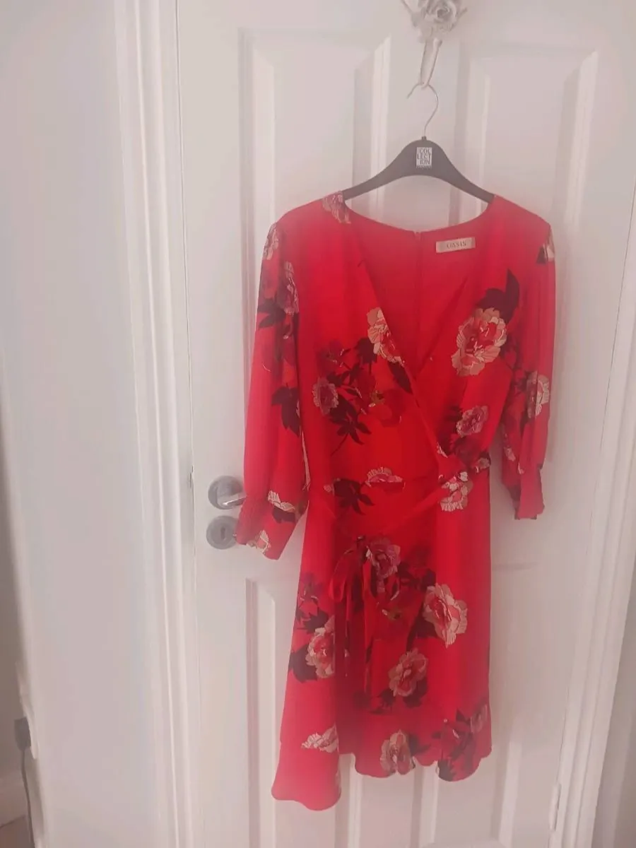 Red floral dress (Oasis) fully lined. Worn twice. - Image 1