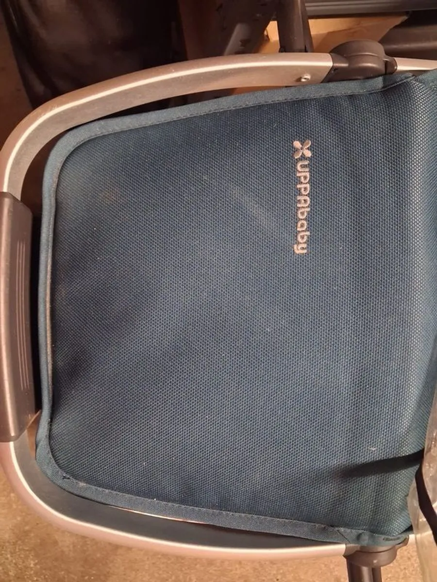 UPPAbaby Vista V2 Excellent Condition - Image 2