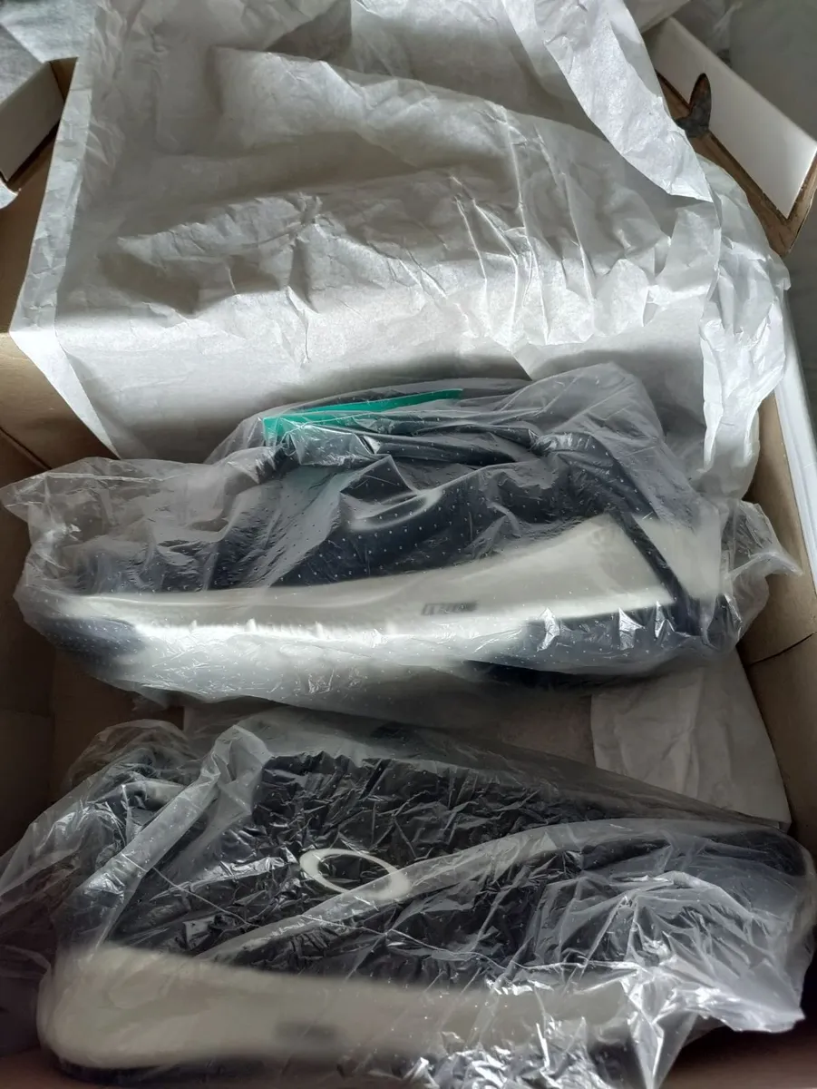 Vans Camo trainers 8uk - Image 2