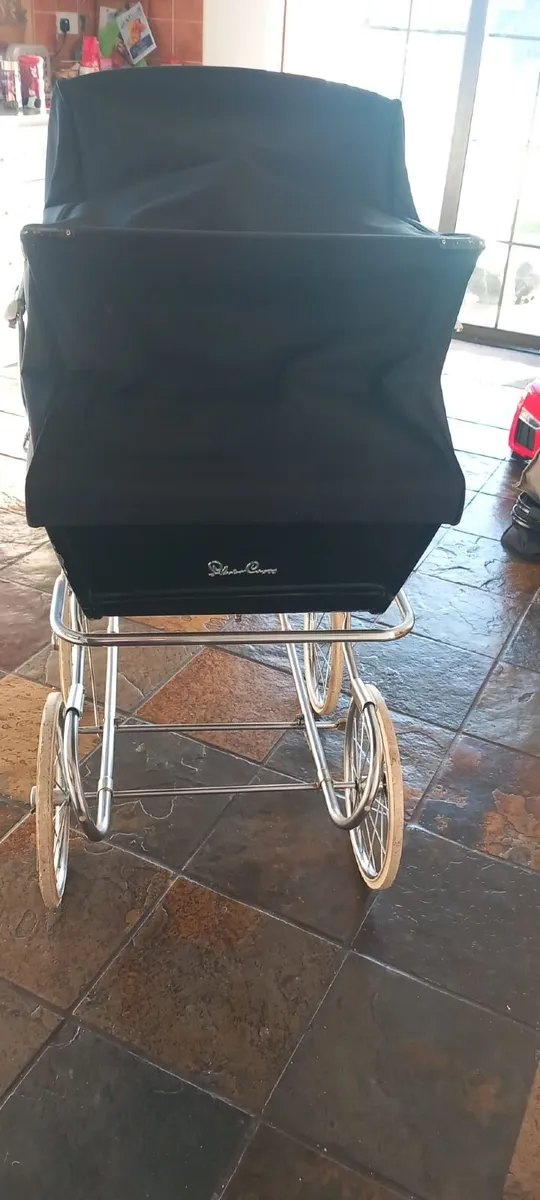 Vintage Pram - Image 3