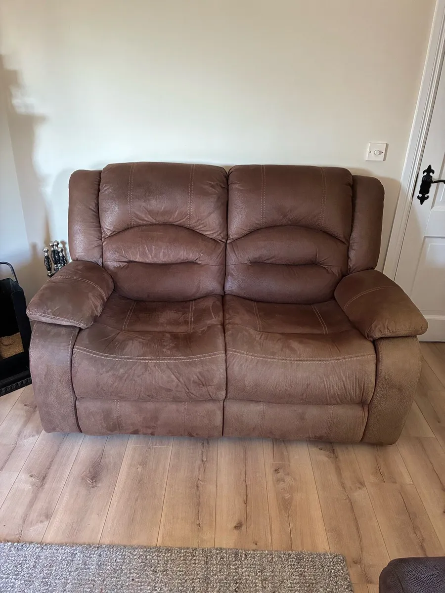 Corner sofa and two seater recliner - Image 2