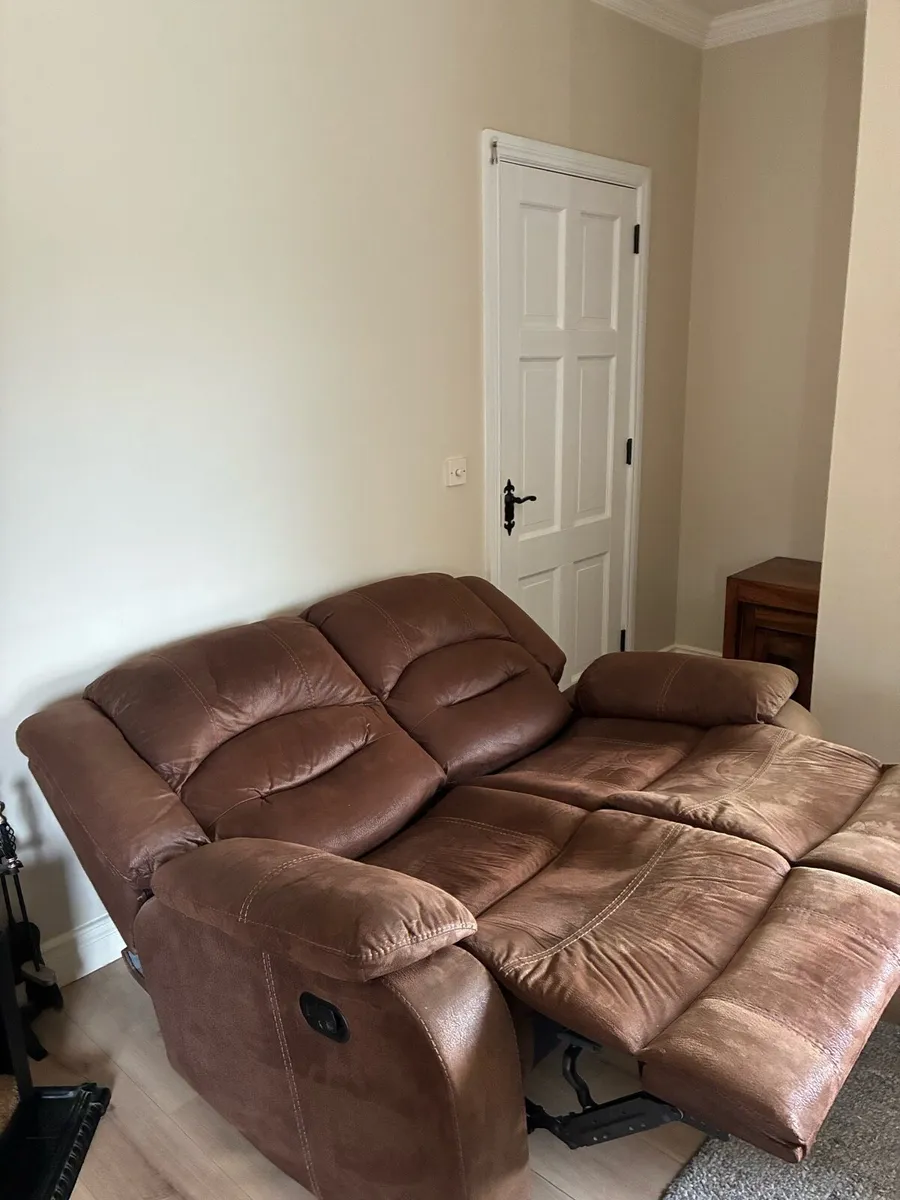 Corner sofa and two seater recliner - Image 3