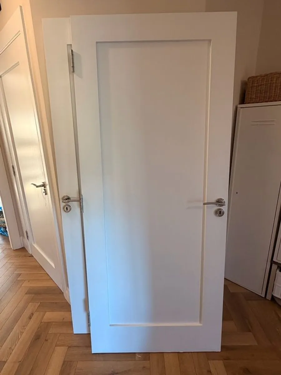interior doors - Image 1
