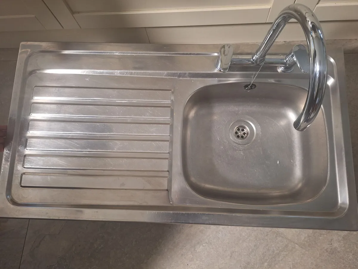 Kitchen sink - Image 1
