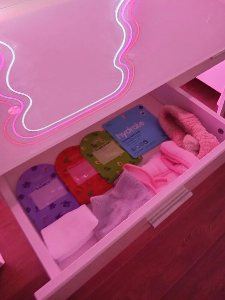 dressing table - Image 2