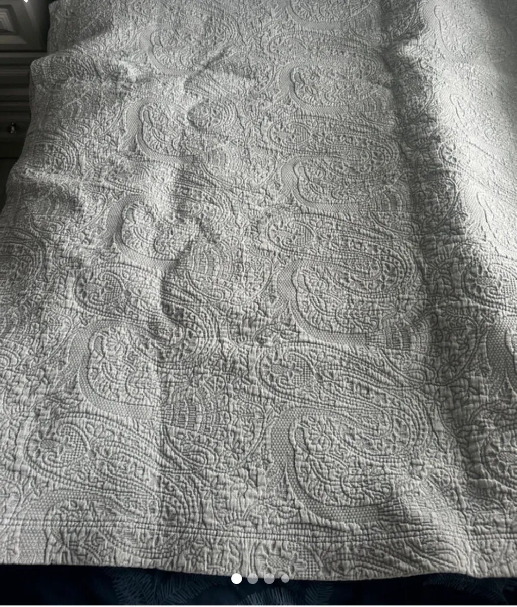 Blanket / Throw - Image 1