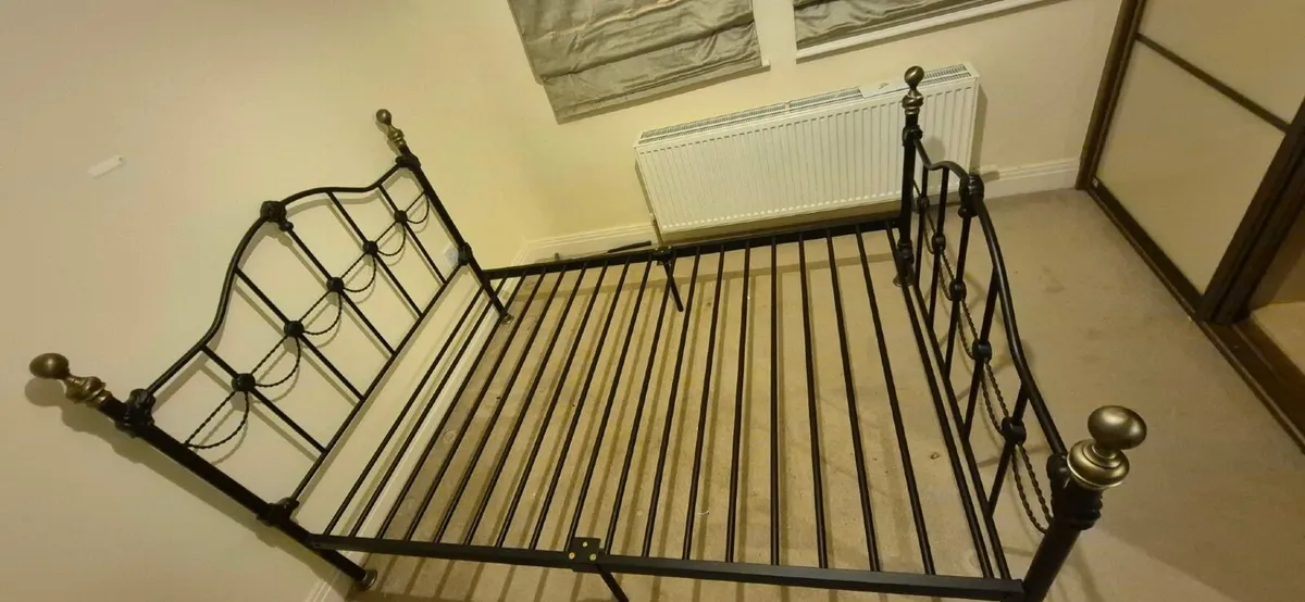 Black metal double bed frame - Image 2