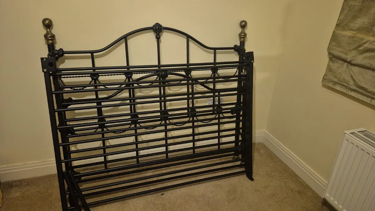 Black metal double bed frame - Image 3