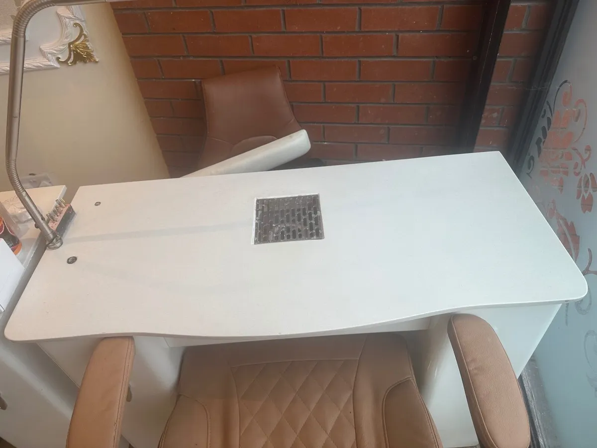 Free Manicure tables - Image 1