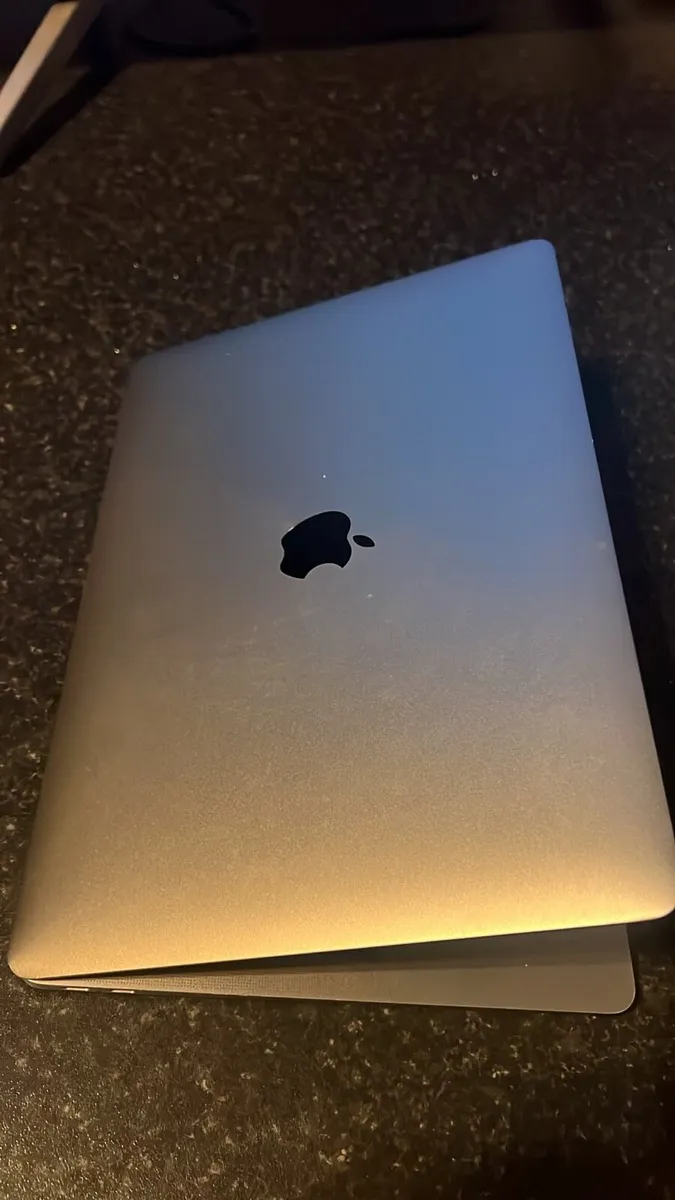 MacBook Air Retina 2020 Core i3 - Image 3