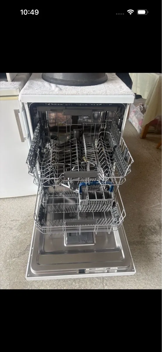 Hotpoint dishwasher - Image 2