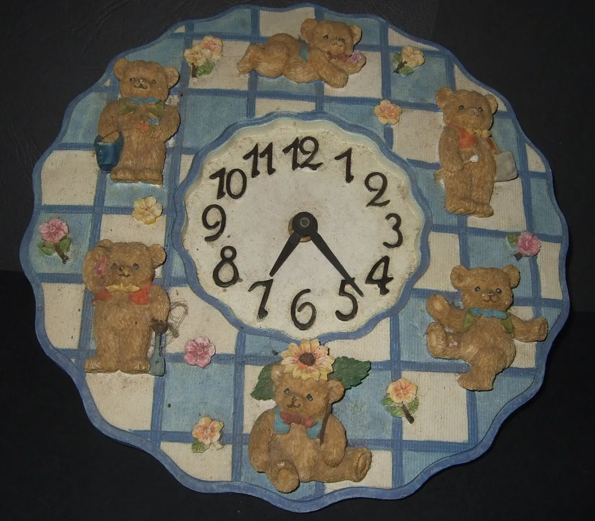 Vintage Teddy Bear 3D Wall Clock - Image 1