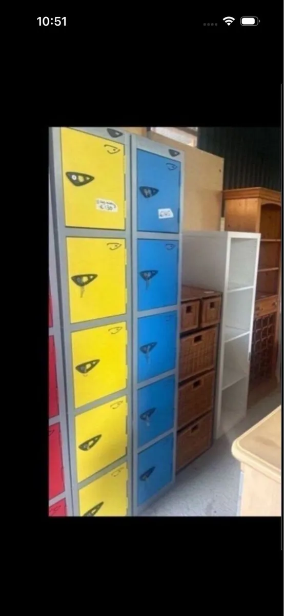 5 door lockers with keys - Image 1