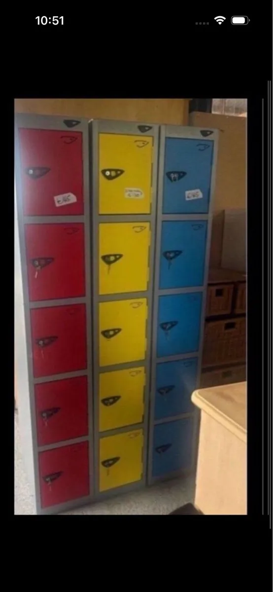 5 door lockers with keys - Image 2