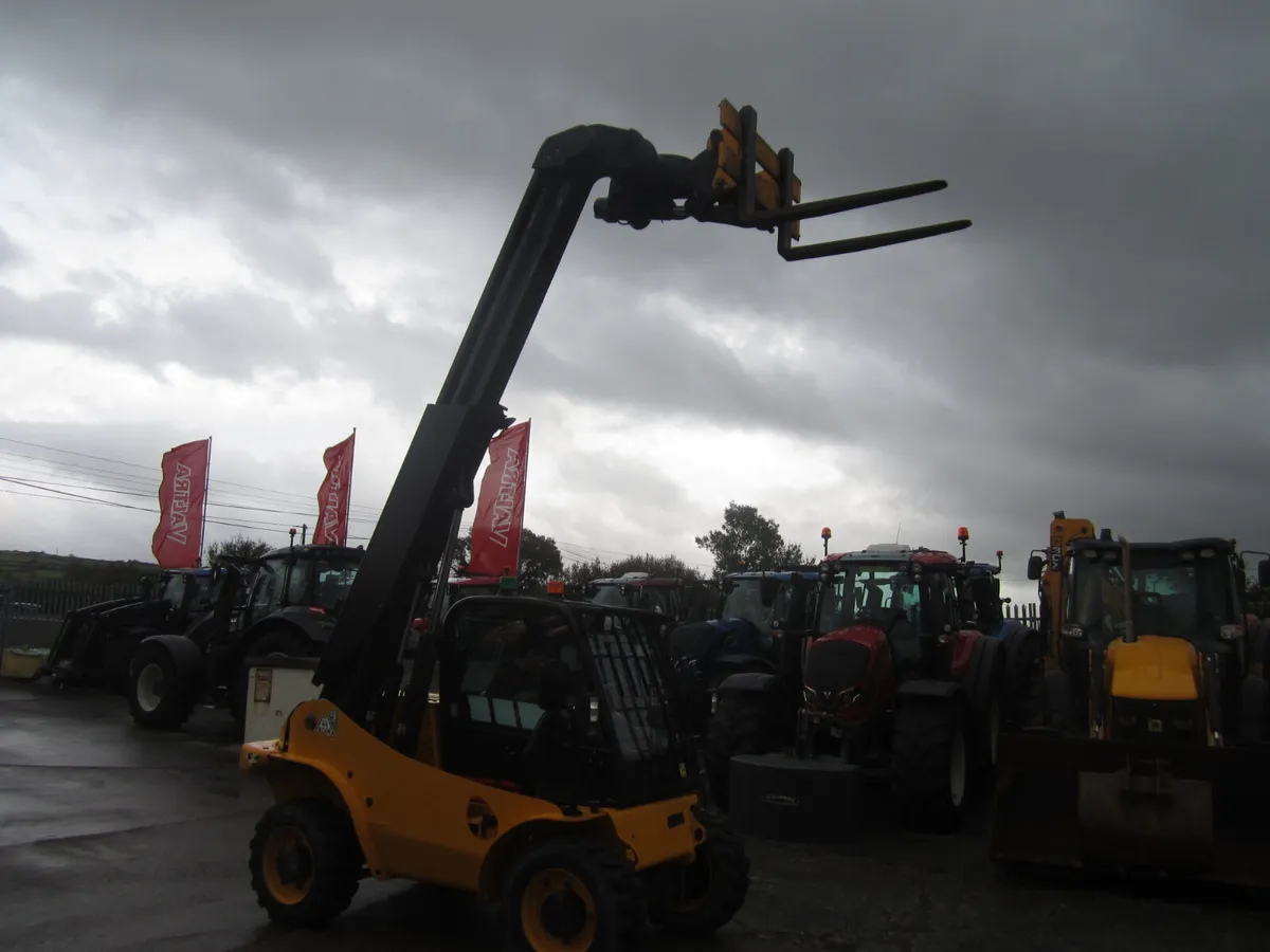 JCB 520-40 ..YEAR 2023 600HRS - Image 4