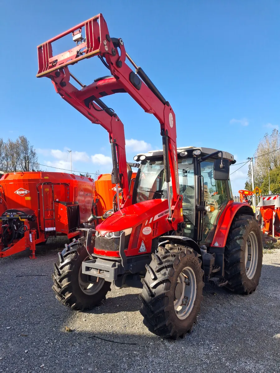 Massey Ferguson 5610 - Image 1