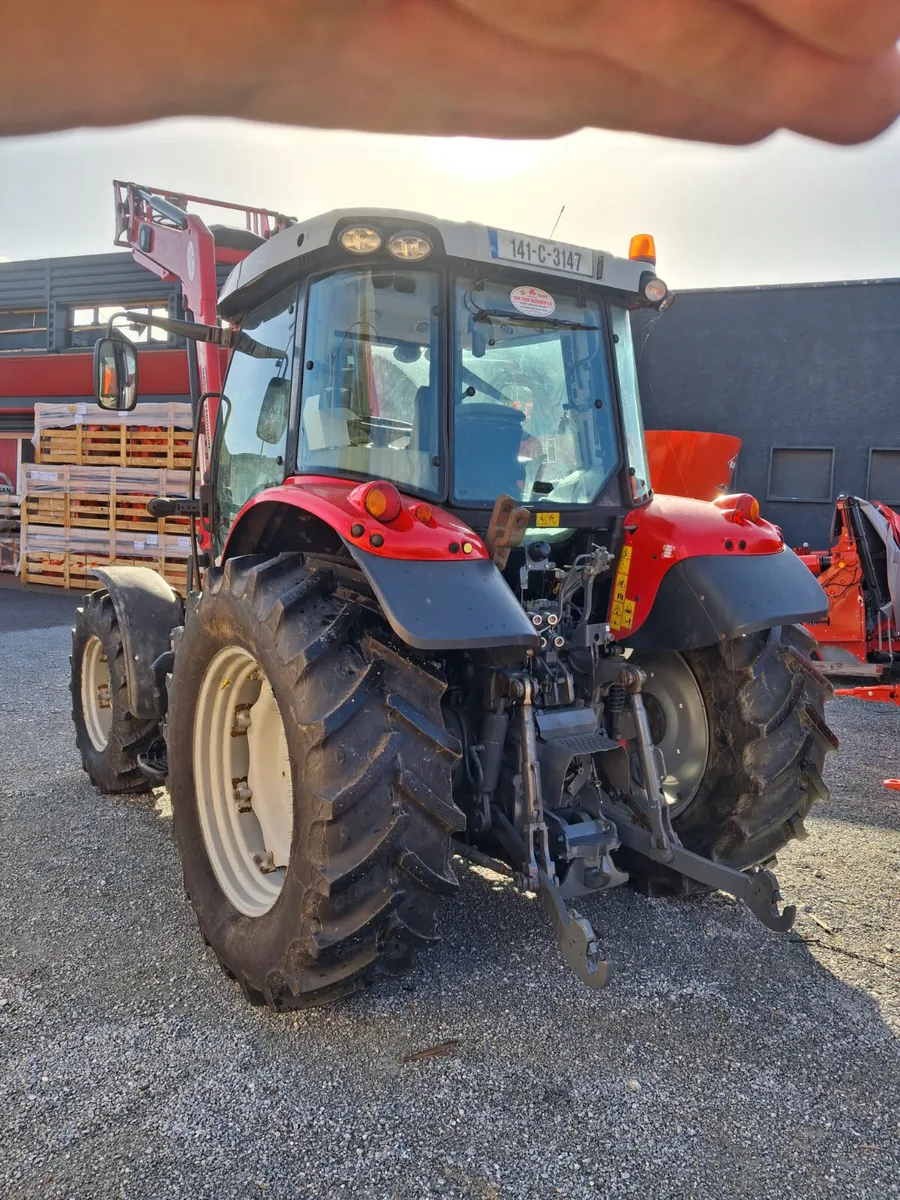Massey Ferguson 5610 - Image 4