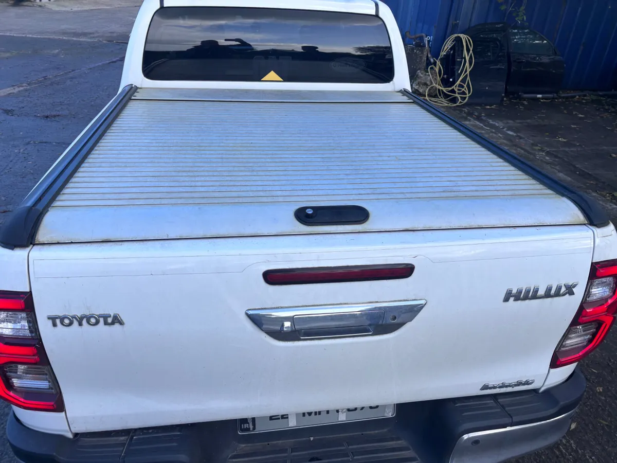 Toyota Hilux Roller Cover - Image 3