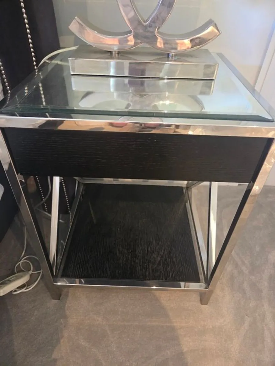 2 x Stunning Mirrored Bedside Lockers with chrome frame - Image 1