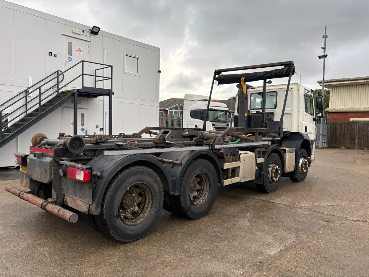 DAF CF370 8X4 HOOK LOADER SKIP TRUCK - Image 4