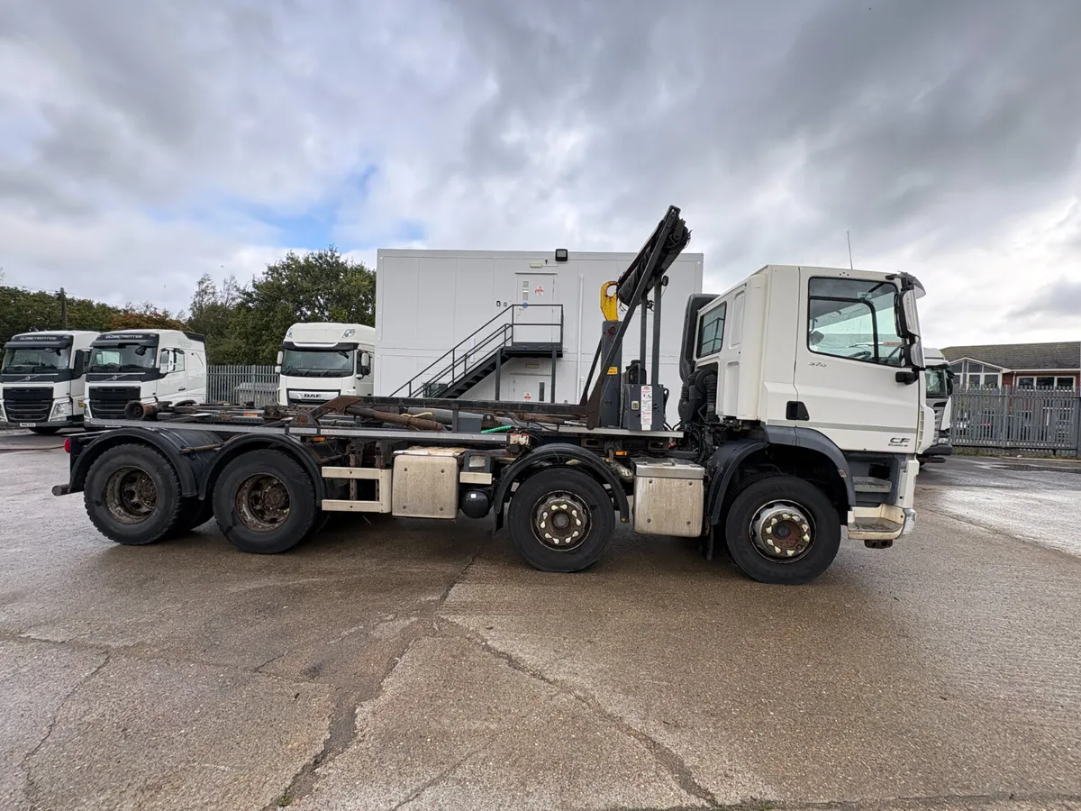 DAF CF370 8X4 HOOK LOADER SKIP TRUCK - Image 3