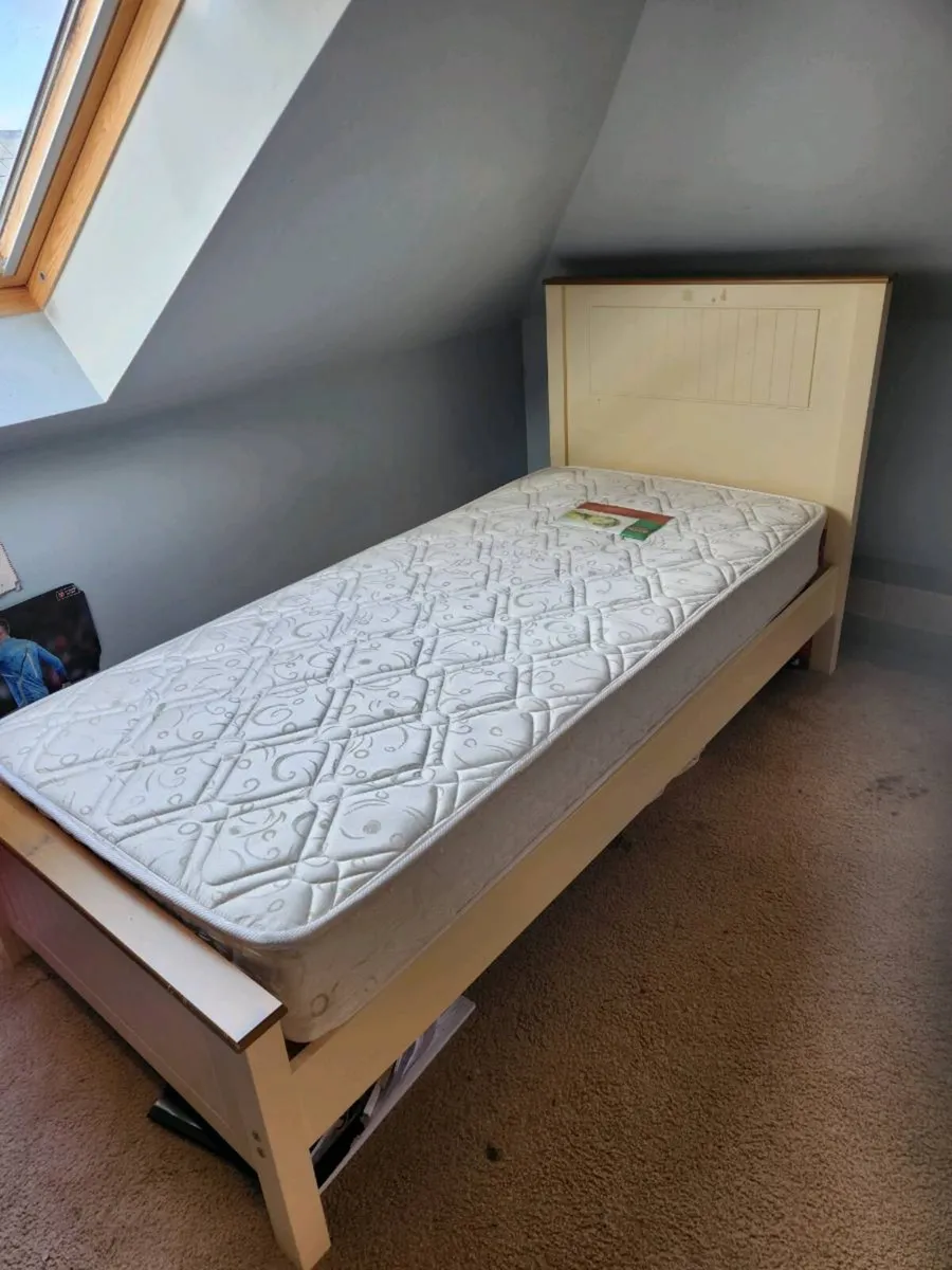 Bed - Image 2