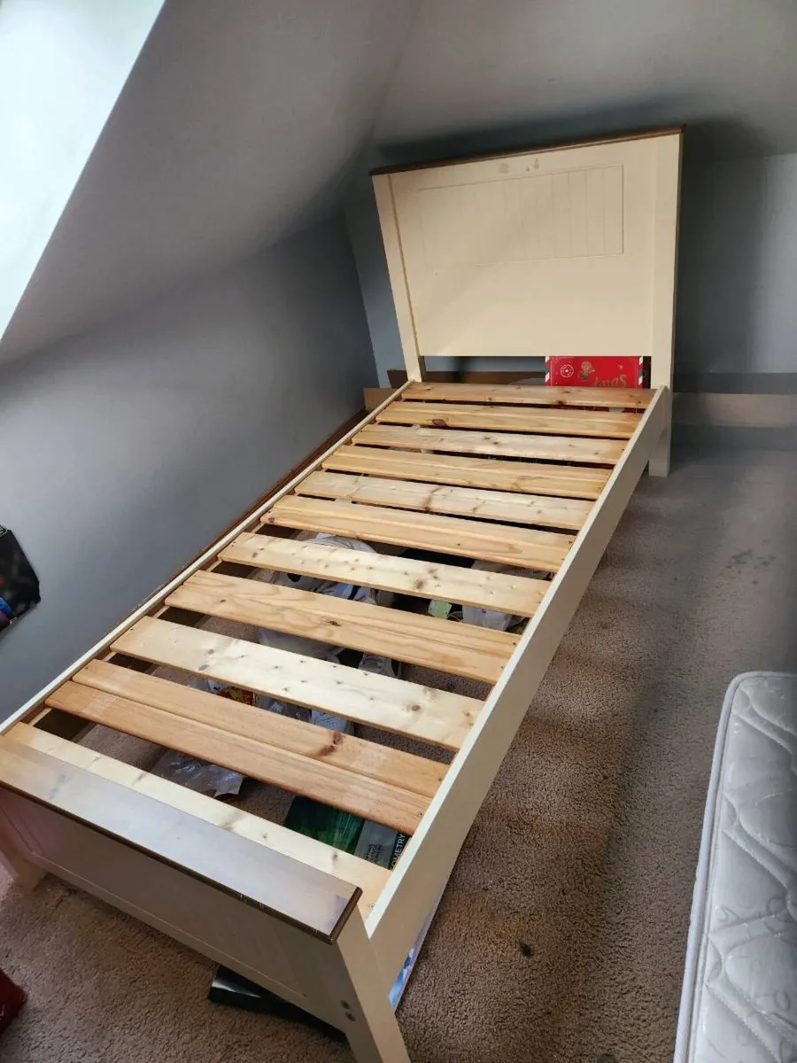 Bed - Image 3