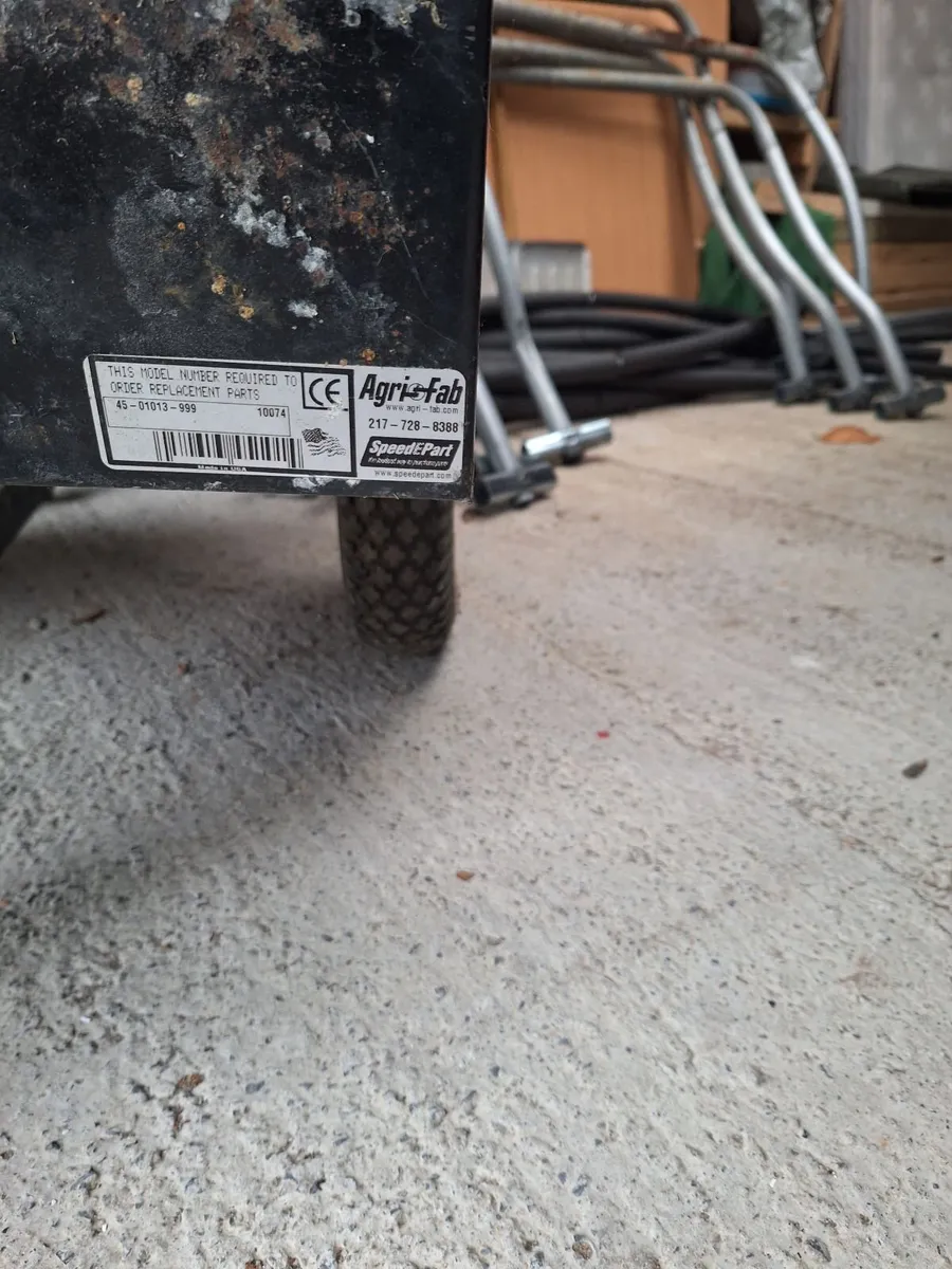 Ride on lawmmower attachments - Image 1