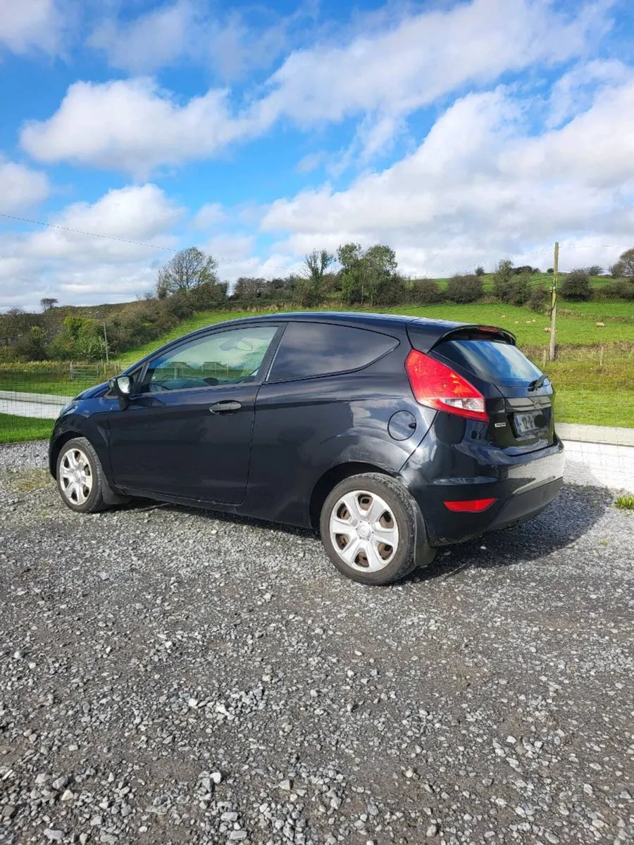 Ford Fiesta van - Image 1