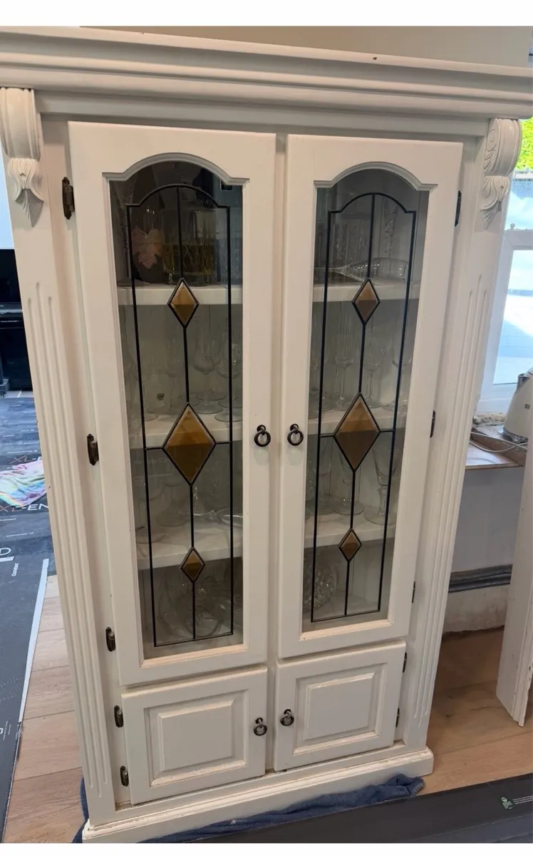 Cabinet - Image 1