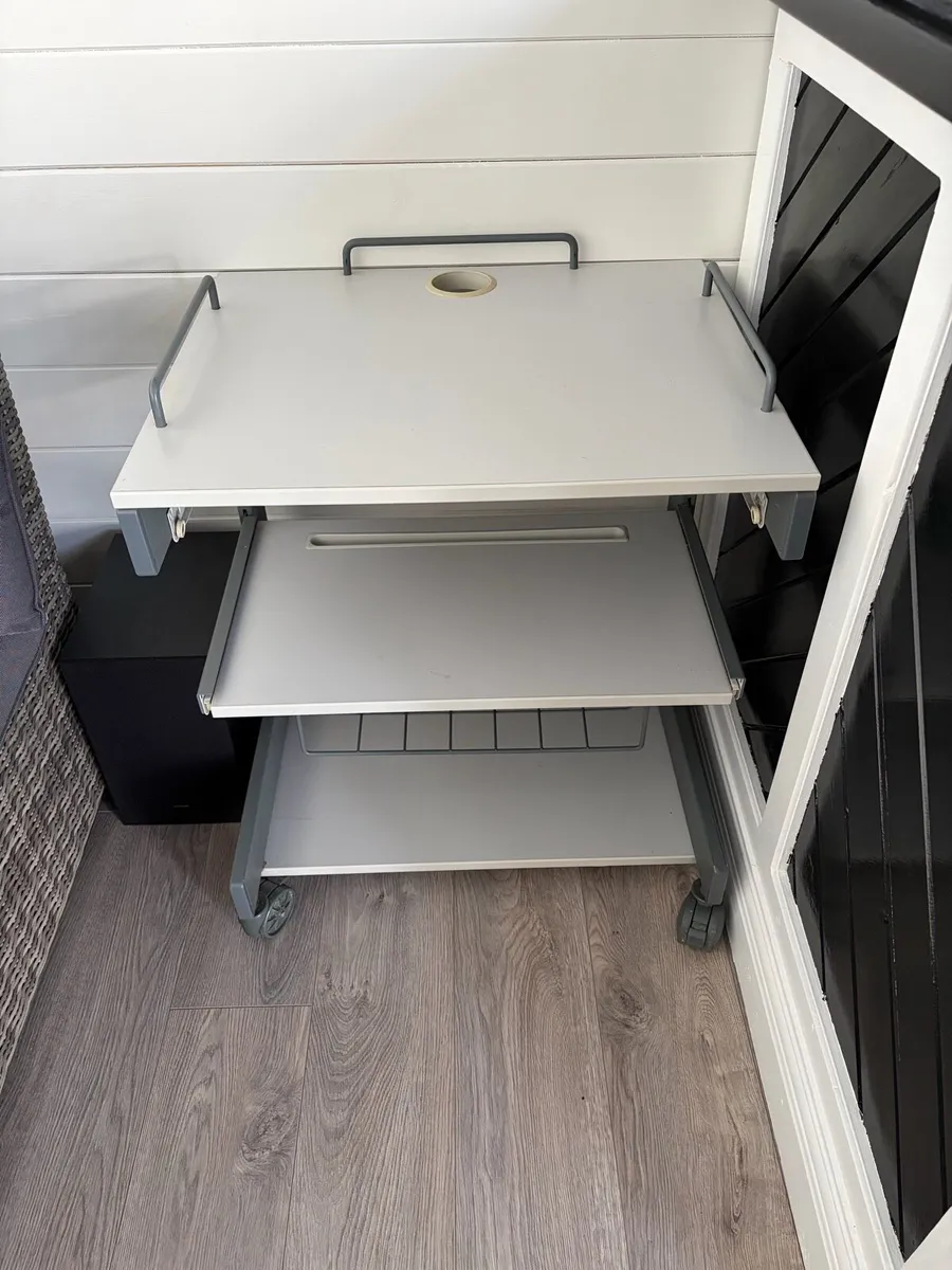 Office Desk - Image 1