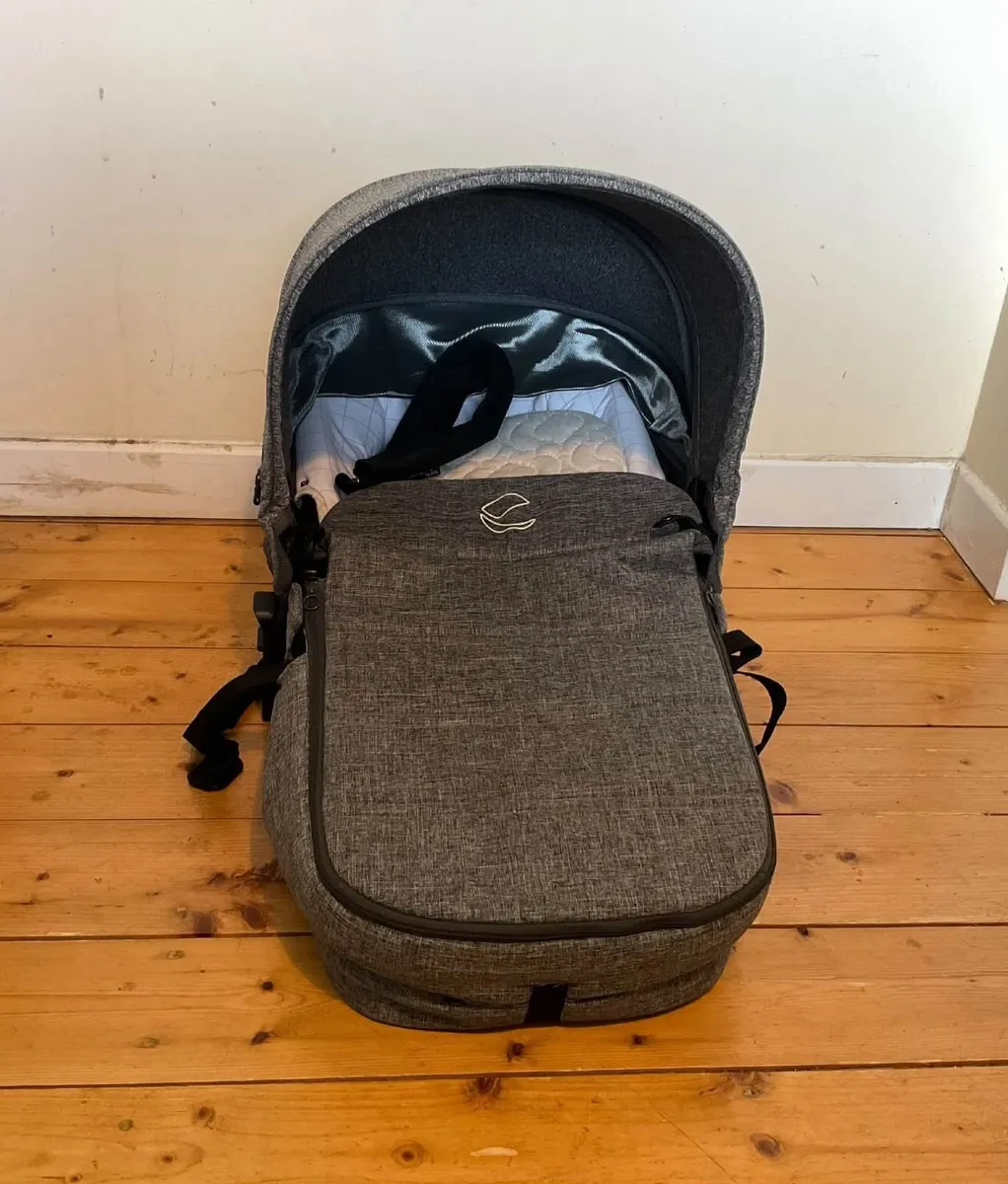 Jané Micro Foldable Carrycot with Mattress - Image 3