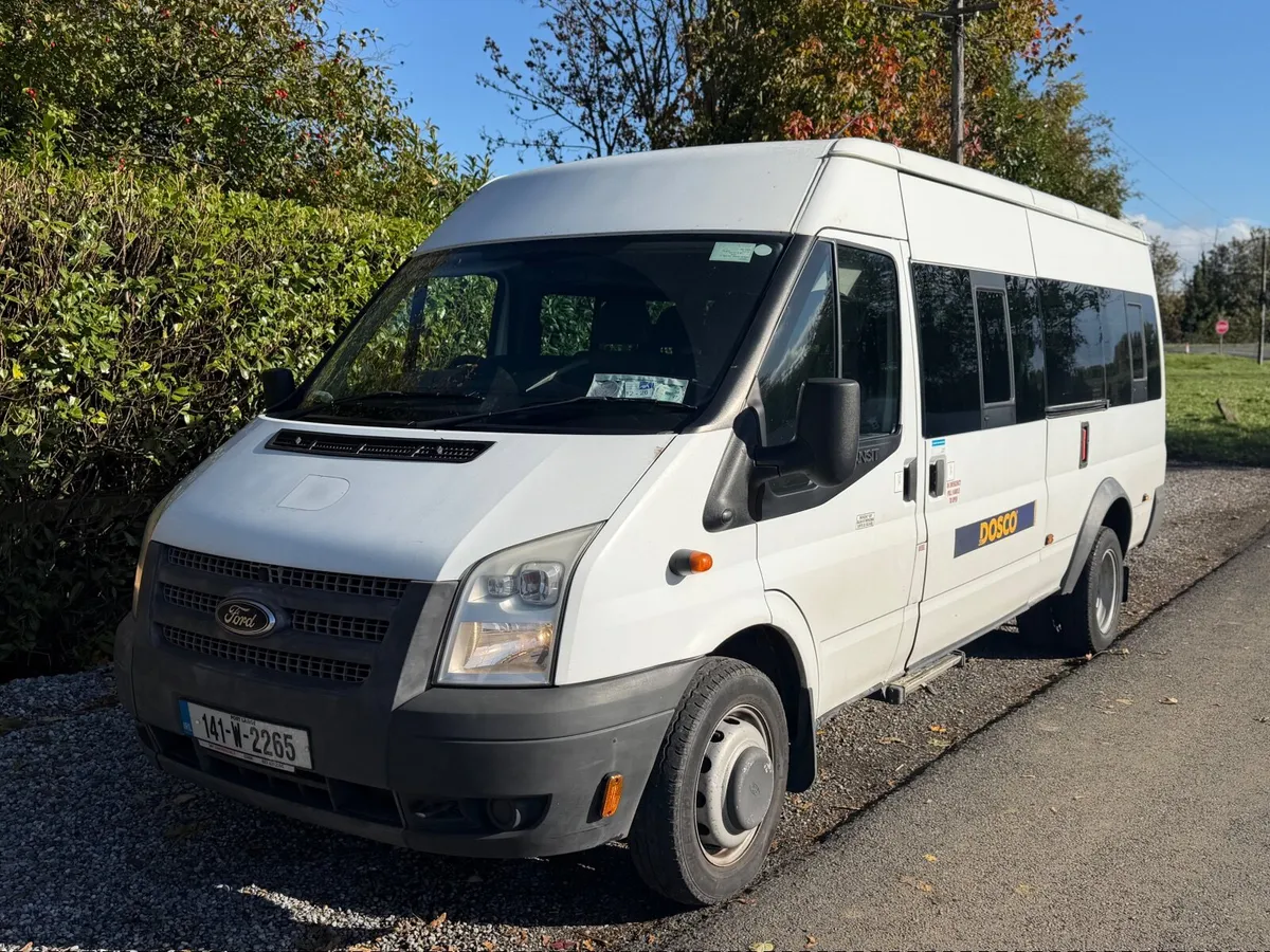 2014 Ford Transit Mini Buss excellent condition!! - Image 2