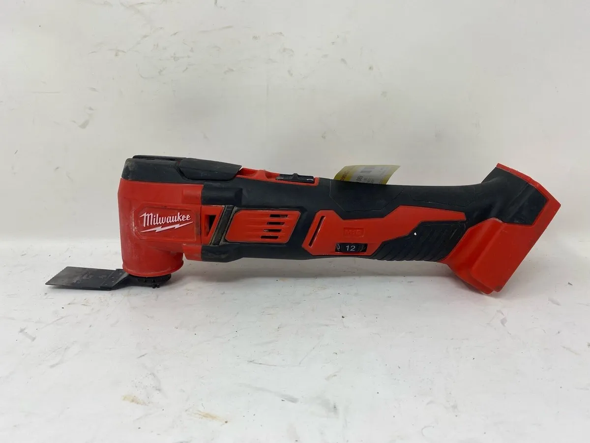 Milwaukee M18 BMT 18V Cordless Multi Tool - Image 2