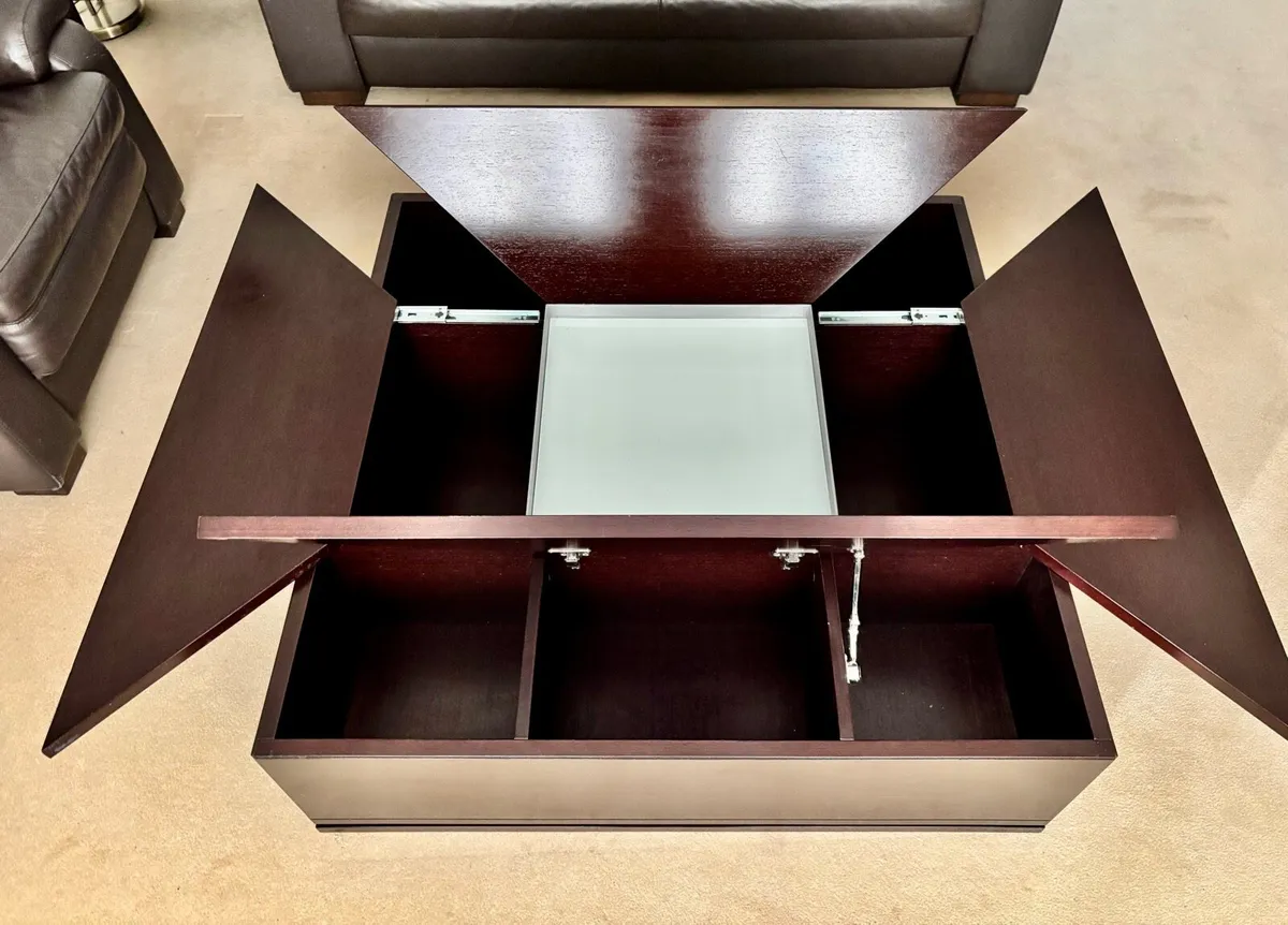 Vintage style coffee table with hidden storage - Image 4