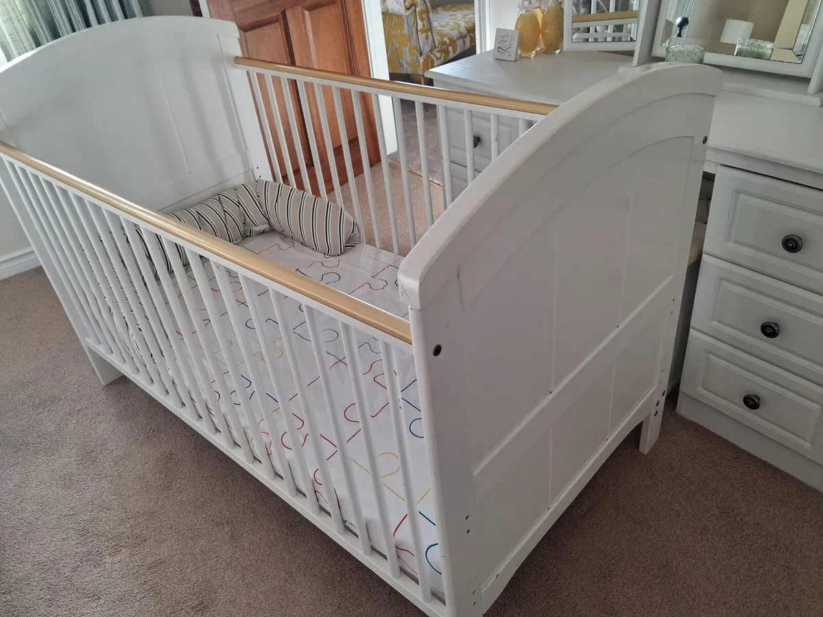 Cot - Image 1