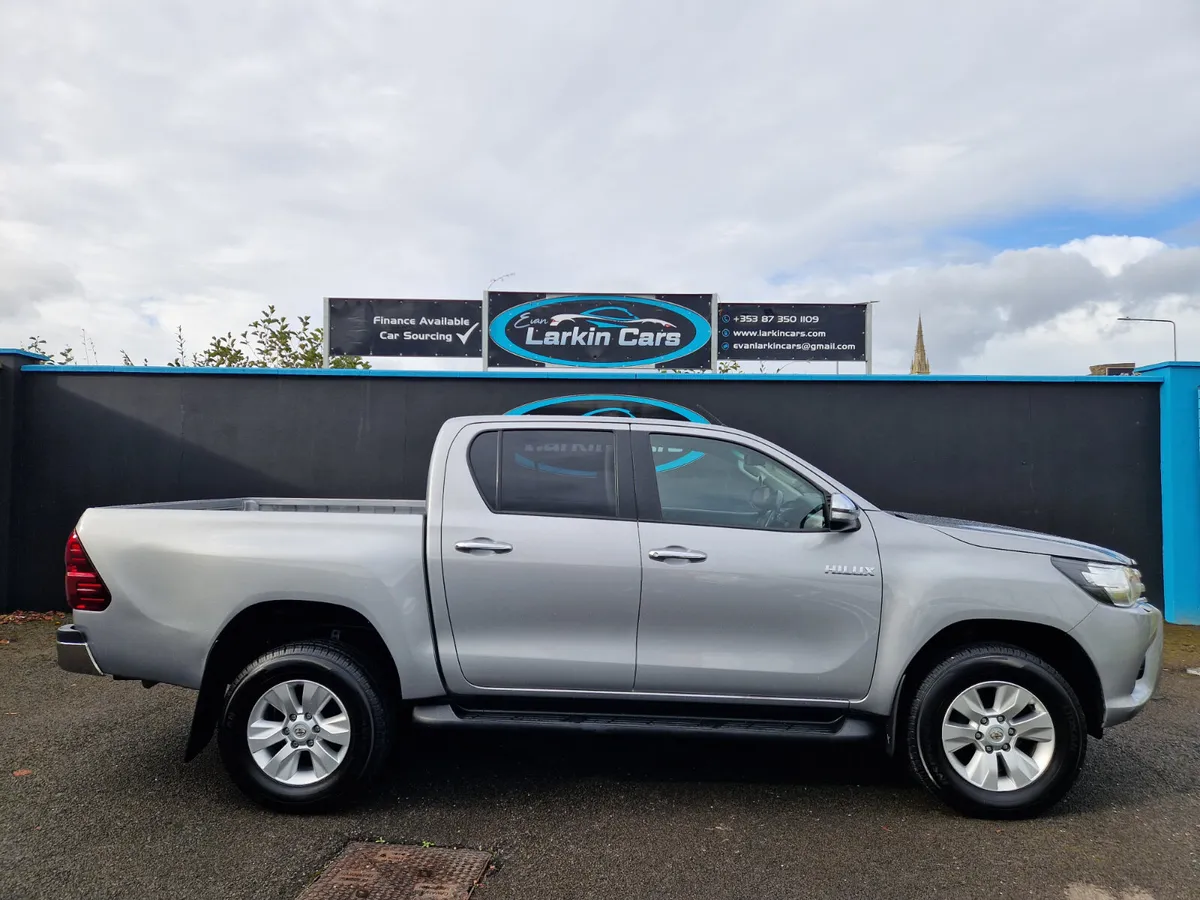 171 Toyota Hilux 47,000 Miles New Chassis Fitted - Image 4
