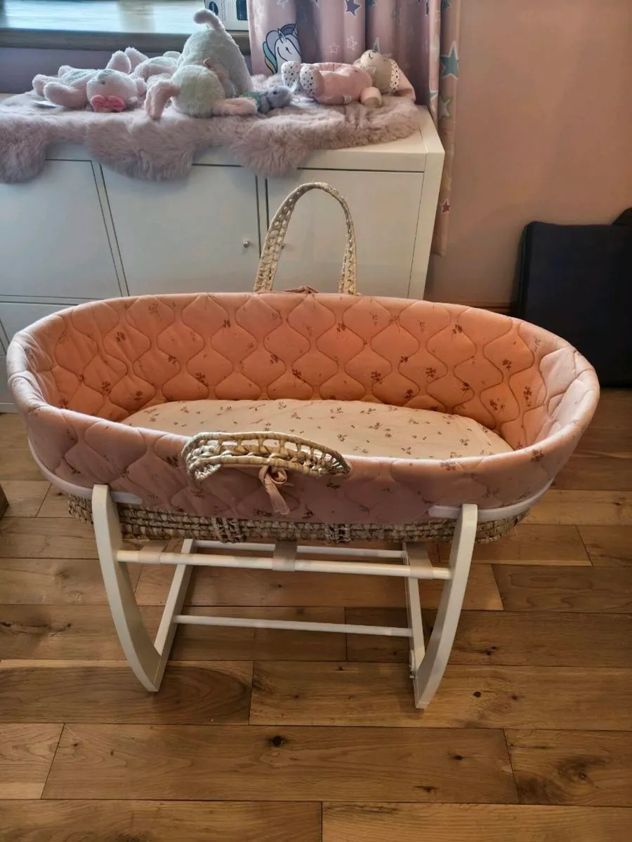 Mamas and papas moses basket - Image 1