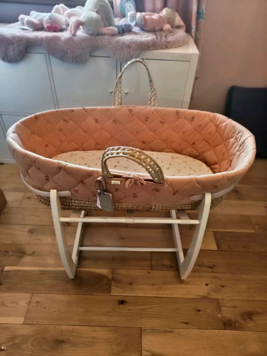 Mamas and papas moses basket - Image 3