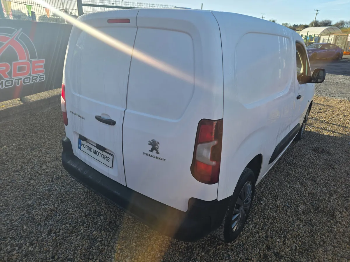 Peugeot Partner  High Spec 2022 - Image 4