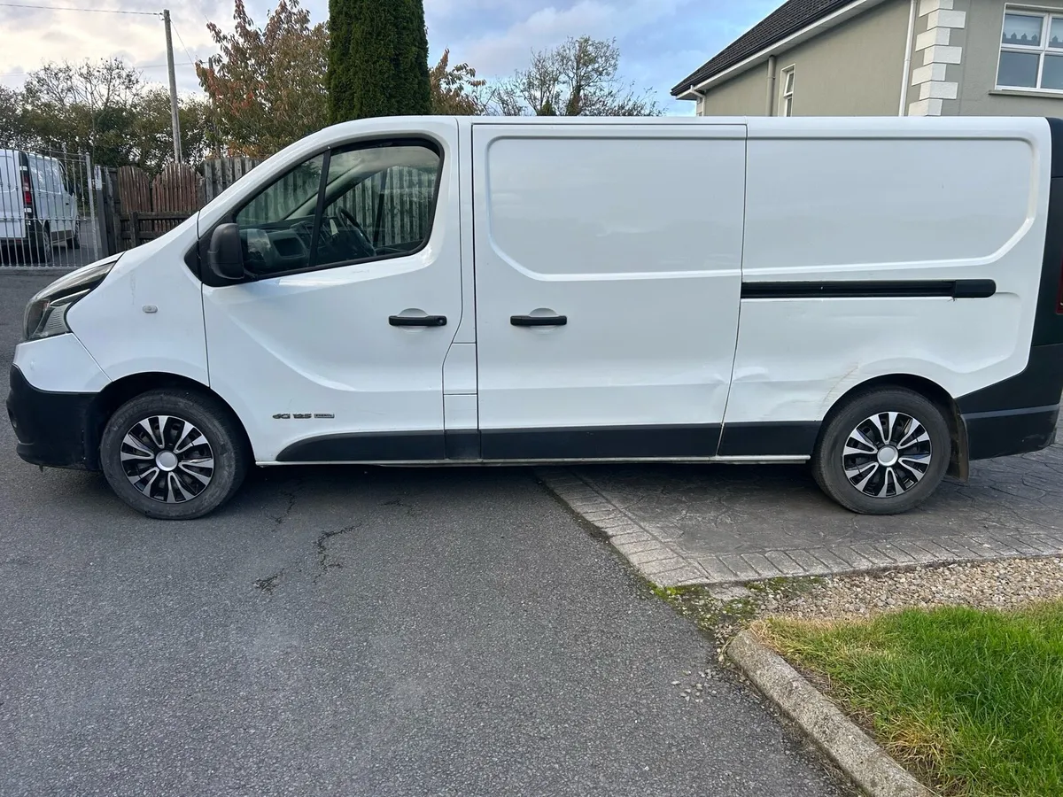 Renault trafic 2018 - Image 2