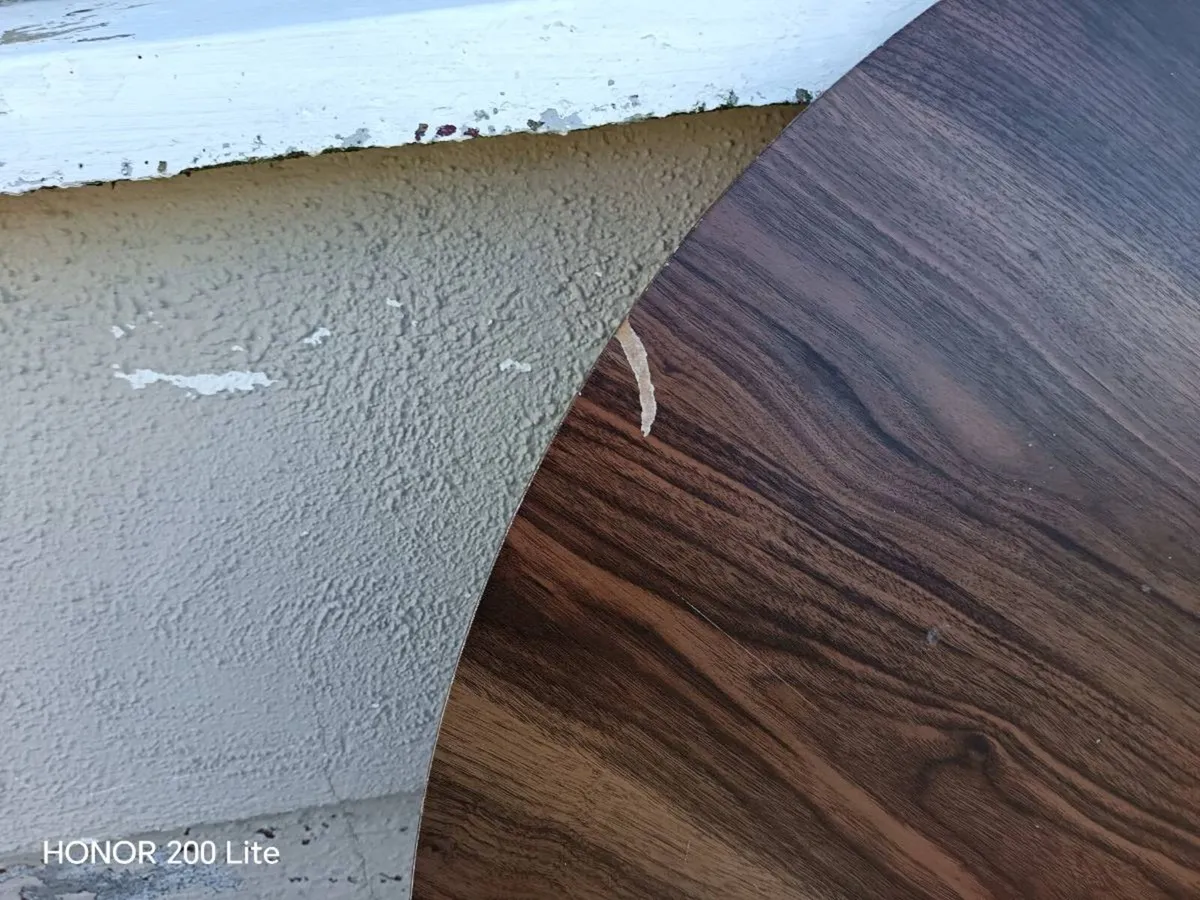 Table with 4 chairs - Image 2