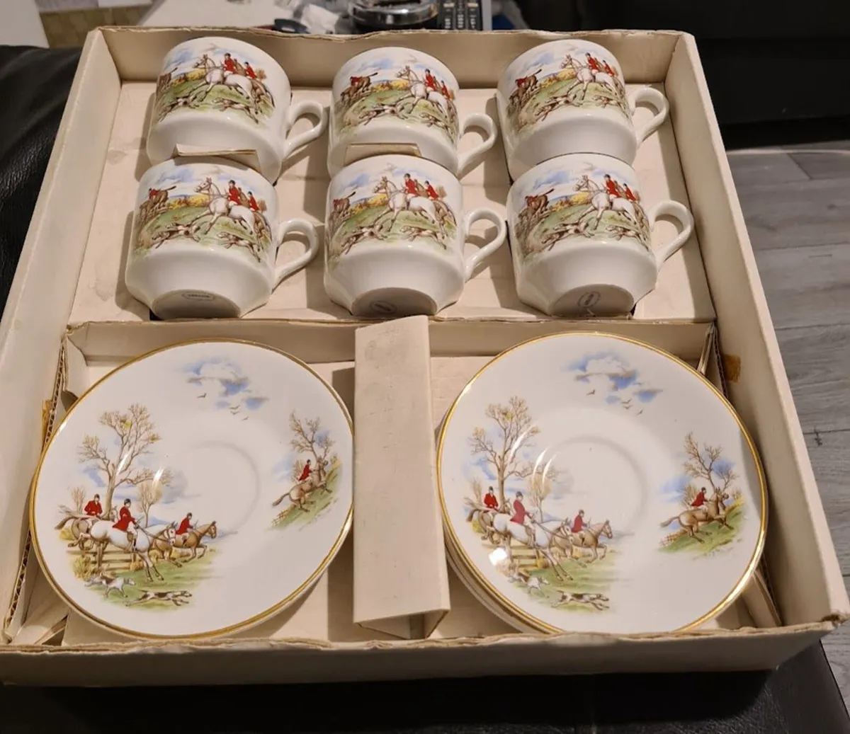 Vintage Fox Hunting Tea Set - Image 1