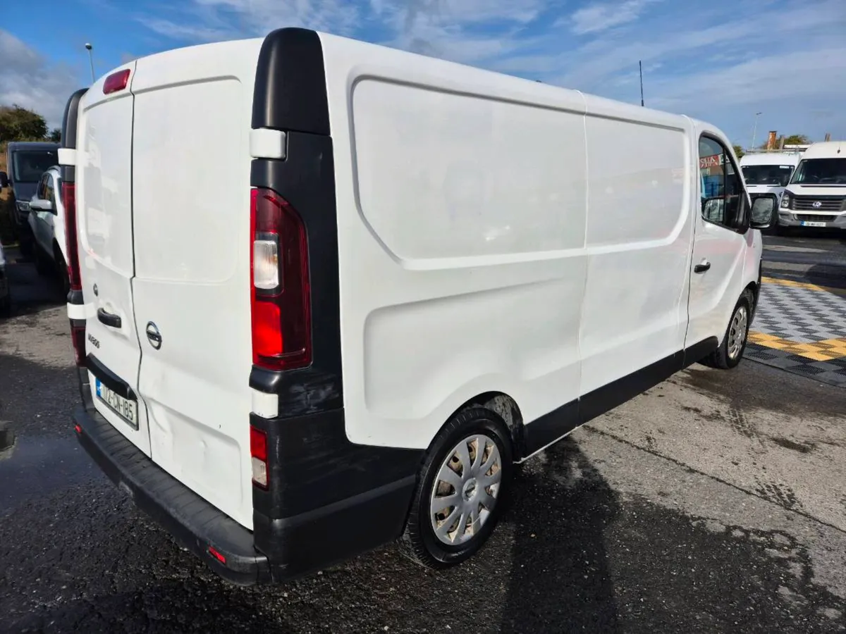 2017 Nissan nv300 - Image 4
