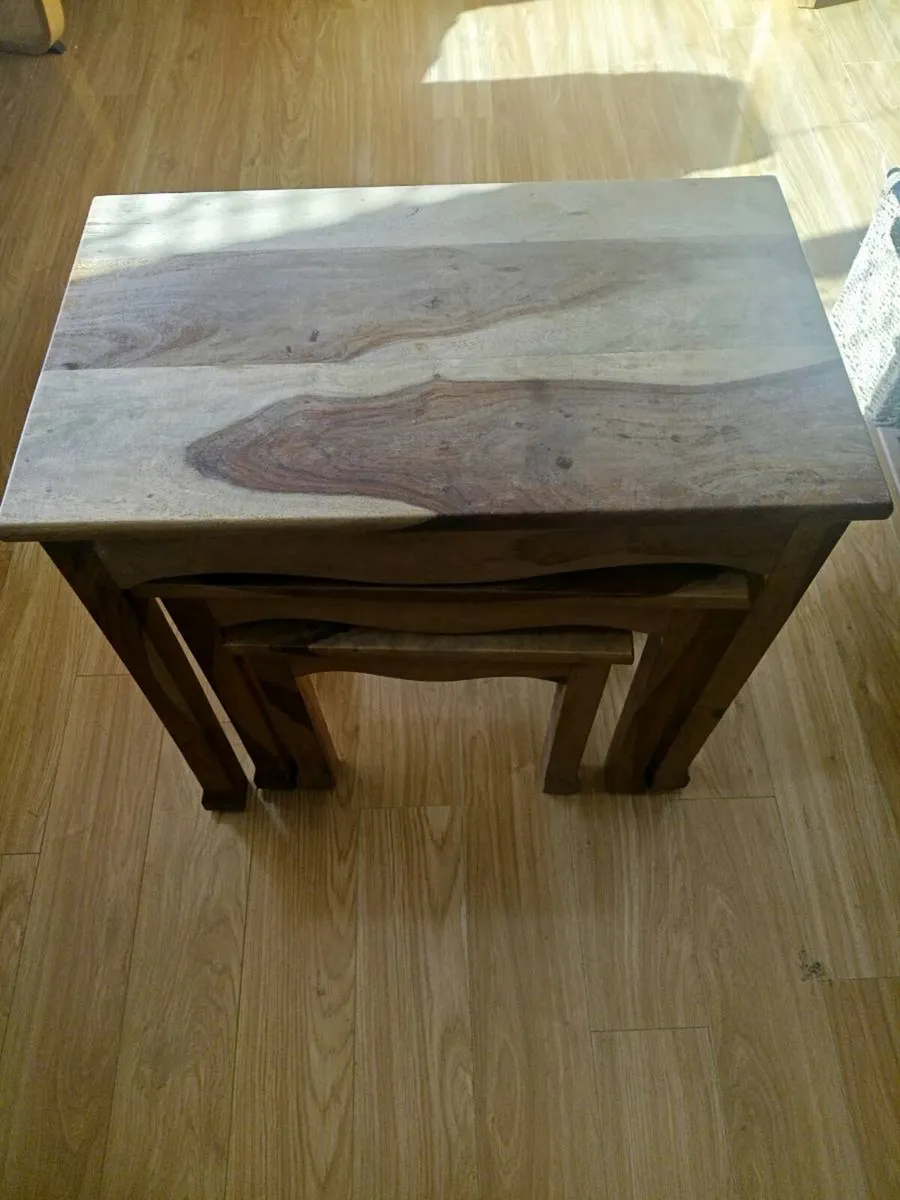 Nest of coffee tables - Image 1