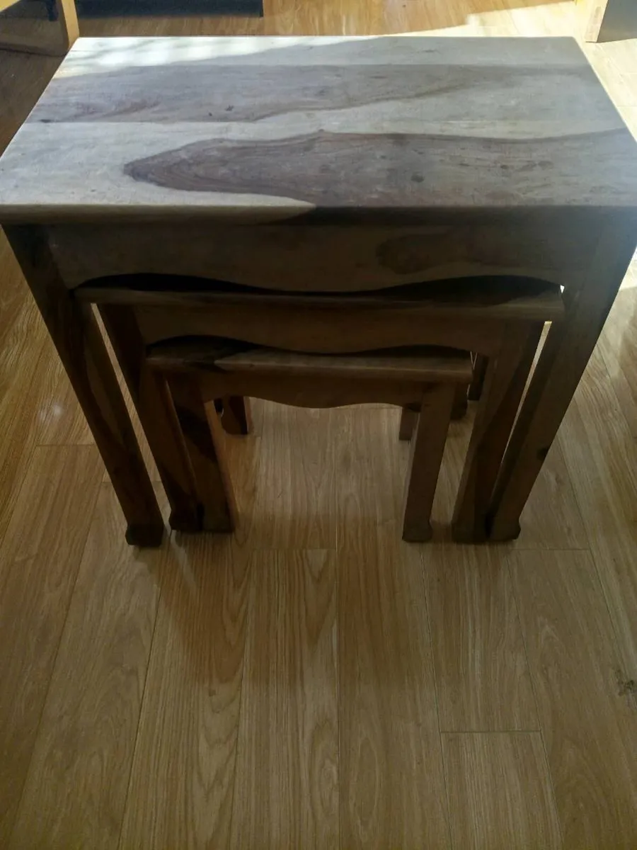 Nest of coffee tables - Image 2