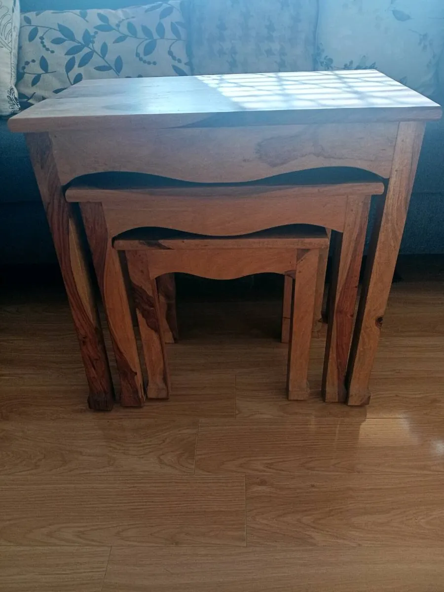 Nest of coffee tables - Image 3