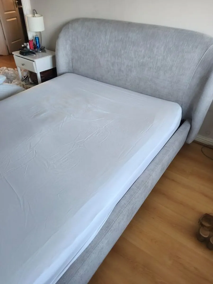 bed frame - Image 1