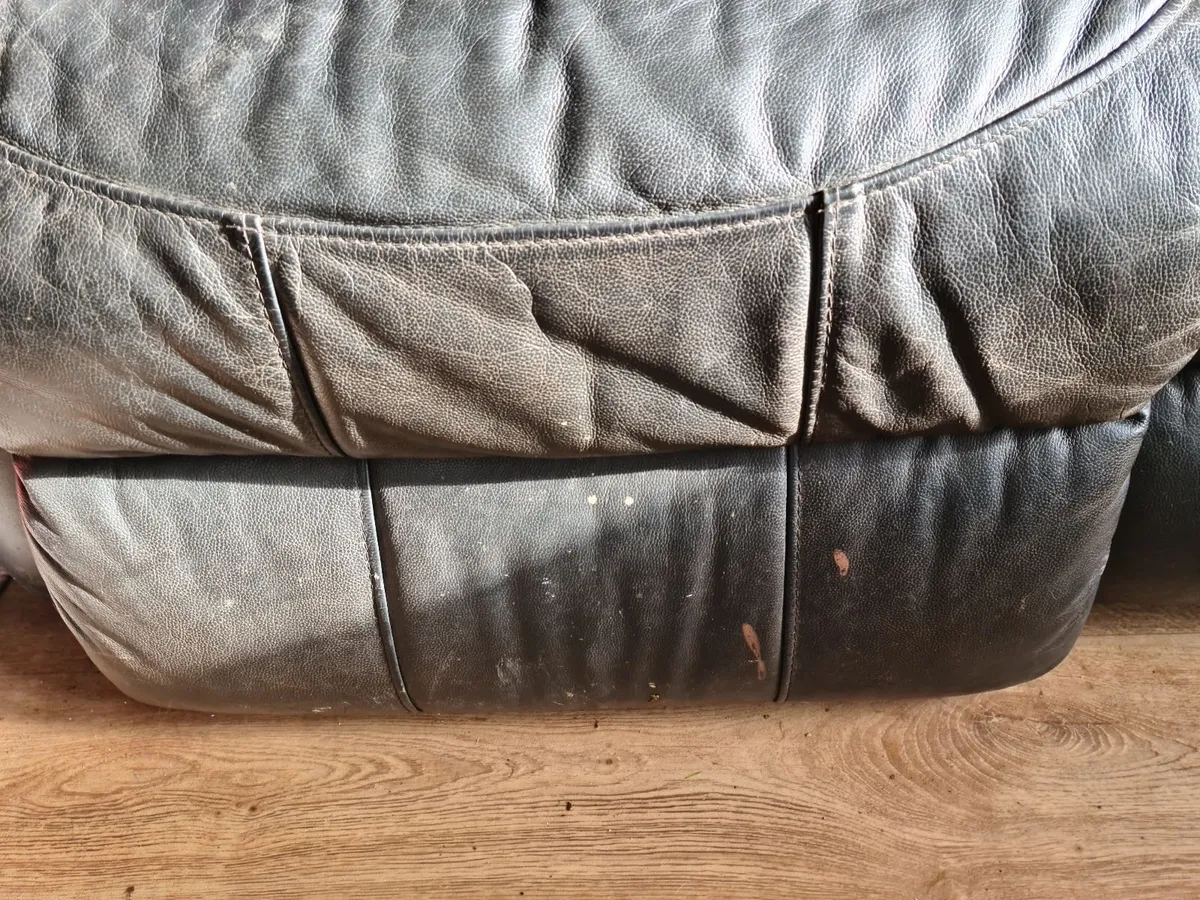 Couch - Image 3